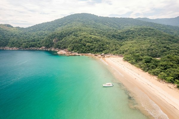 Comment choisir un sac à dos adapté pour un camping en région de montagne en été?